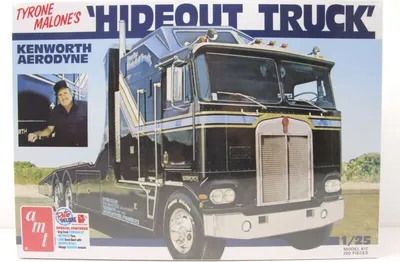 Produktbild von Kenworth Aerodyne Tyrone Malone Hideout Truck Kunststoffbausatz Modellauto 1:25 AMT