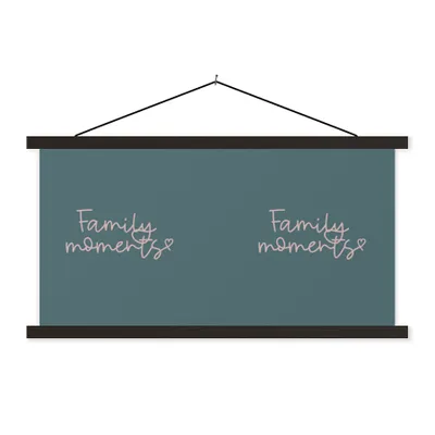 Produktbild von MuchoWow® Textilposter Sprichwörter - Zitate - Familienmomente 90x45 cm mit schwarzem Rahmen - Klemmleisten