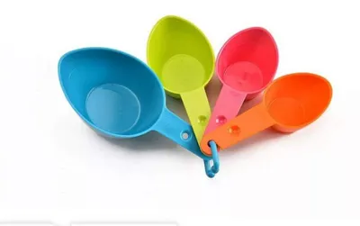 Immagine prodotto di Set di 4 misurini in plastica colorata