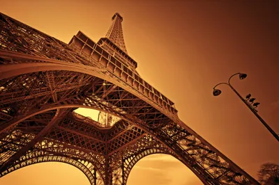 Produktbild von Paris Kunstdruck Bild - Eiffelturm In Der Morgenröte (80 x 120 cm)