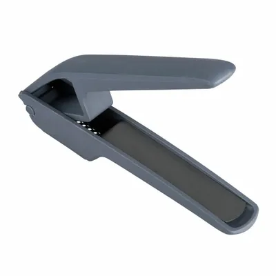 Image de Fackelmann Presse-ail, vainqueur du test Presse-ail avec poignées ergonomiques et tamis amovible, coupe-ail de qualité supérieure (couleur : noir/argent)