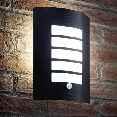 Außen-Wandleuchte mit Bewegungsmelder, 5W LED, 470 lm, IP44, schwarz