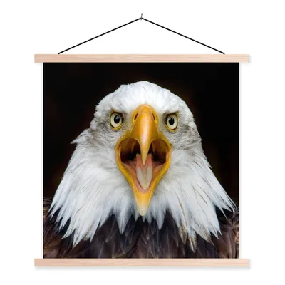 Produktbild von MuchoWow® Textilposter Nahaufnahme eines Adlers 120x90 cm mit holzfarbenen Rahmen - Magnetisch
