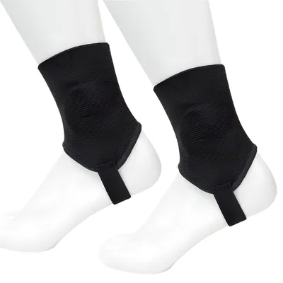 Imagen del producto de Espinilleras para fútbol con protección de tobillo en negro