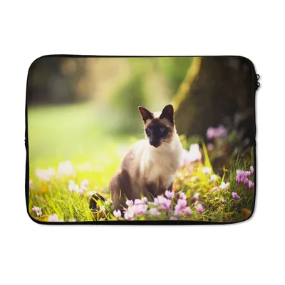 Produktbild von MuchoWow® Laptop Hülle 14 ZollSiamkatze zwischen rosa Blumen Laptoptasche - Laptoptasche - Stoßsicher - Schutzhaube