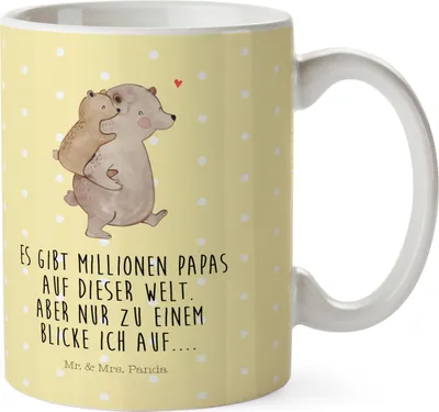 Produktbild von Mr. & Mrs. Panda Plastikbecher Papa Bär - Gelb Pastell - Geschenk, Vorbild, Pott, Vatertag, Kindertasse, Muttertag, Geburtstag, Campingbecher, Mehrwegbecher, Haferl