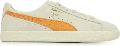 A side view of a single Puma Clyde OG Uni Sneaker.