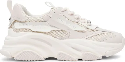 Produktbild von Kaufen Sie den Steve Madden Possession-E Silver Coin bei Kicksshop. Trendiger silberner Damenschuh mit klobiger Sohle und bequemer Passform.