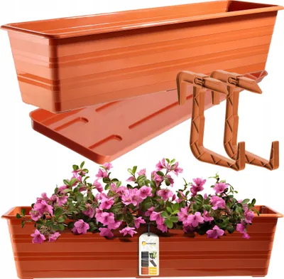 Produktbild von KADAX Blumenkasten mit Untersatz und Balkonkastenhalterung "Cati", aus Kunststoff, Blumentopf für Balkon, 60 cm, Terracotta