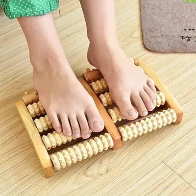 Productafbeelding van Voetmassageapparaat van hout voor thuisgebruik, met rollende massagekop