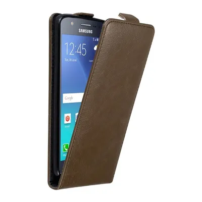 Produktbild von Cadorabo Hülle für Samsung Galaxy J5 2015 Schutz Hülle in Braun Flip Etui Handyhülle Case Cover