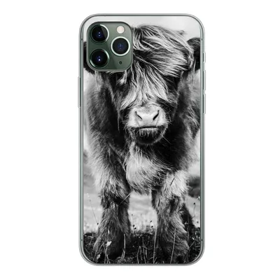 Produktbild von MuchoWow® Handyhülle Schutzhülle Hülle für iPhone 11 Pro Max Schottischer Highlander - Berg - Schwarz - Weiß Silikon Softcase Handy Hülle - Schutz