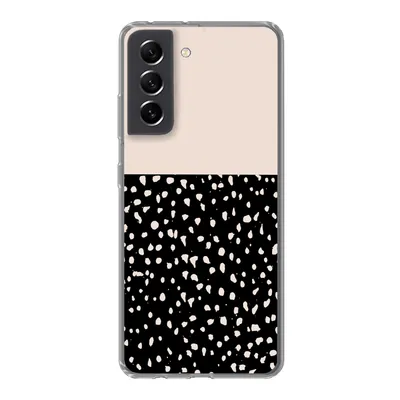 Produktbild von MuchoWow® Handyhülle Schutzhülle Hülle für Samsung Galaxy S21 FE Polka dots - Beige - Schwarz Silikon Softcase Handy Hülle - Mobiltelefonhülle