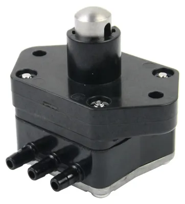 Produktbild von Kraftstoffpumpe - Außenbordmotor - 25–60 PS 4-Takt 1995–2004 - Direkter Ersatz - OEM 826398A3 826398T3 826398A1 62Y-24410-00-00
