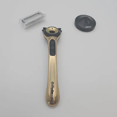 Obrázok produktu pre Gillette – holiaci strojček pre mužov, starostlivosť o holenie, Champion Gold Edition, presnosť, ľahký a pohodlný, sada na starostlivosť pre mužov
