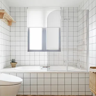 Immagine prodotto di Pannello doccia ISOISL per vasca da bagno, 100 x 140 cm, composto da 2 elementi pieghevoli per vasca, realizzato in vetro di sicurezza temperato da 6 mm, orientabile a 180°, colore argento trasparente
