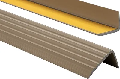 Produktbild von ProfiPVC Treppenkantenprofil Selbstklebend aus PVC Winkelprofil Kantenschutz Anti-Rutsch Treppenkanten-Schutzprofil 41x25mm 0,9m, Messing
