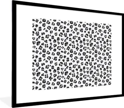 Produktbild von MuchoWow® Gerahmtes Poster Pantherdruck - Grau - Schwarz 80x60 cm - Poster mit Schwarzem Bilderrahmen Wandposter Rahmen Foto Bilder - Schlafzimmer-Dekorationen - Fotoposter