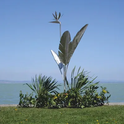 Produktbild von Casa Padrino Luxus Edelstahl Garten Deko Skulptur Pflanze Silber H. 205 cm