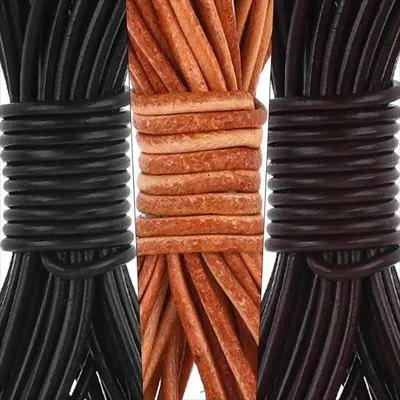 Produktbild von Allecto Plus – Lederkordel, 5 Meter x 15 mm rund, schwarzes Leder, für DIY-Bastelarbeiten – geeignet für Schlüsselanhänger, Armbänder, Halsketten, Schnürsenkel – reißfest – 3 Rollen – Geschenkverpackung