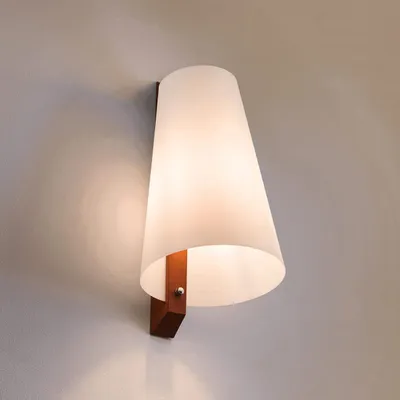Produktbild von Weiße Wandleuchte Holz mit warmer und gemütlicher Atmosphäre - Dolzo