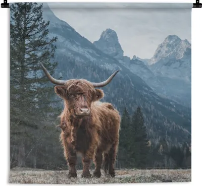 Produktbild von MuchoWow® Wandteppich Wandbehang Schottische Highlander - Berg - Landschaft - Bäume - Kuh - Natur 120x120 cm Tapisserie Dekoration Wandtuch - Modern - Baumwollgewebe