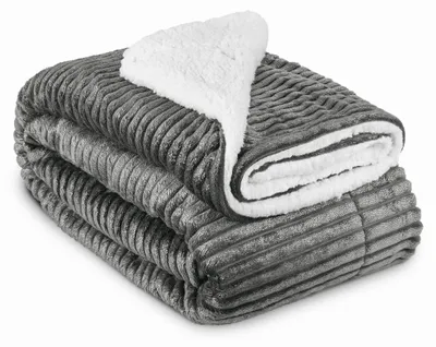Immagine prodotto di Coperta Beautissu Sherpa Coperta morbida Effetto glitterato XXL Antracite Elisa, 220x240 cm