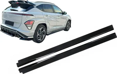 Image de Bas de caisse élargisseurs pour Hyundai Kona N-Line Mk2 2023- Noir brillant.