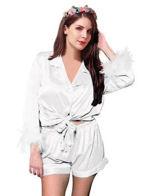 Imagen del producto de Pijama de seda satinada para mujer, marca WJing Yi Jia, con detalles de plumas y conjunto de pijama con pantalones cortos
