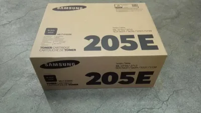 Produktbild von Samsung MLT-D205E Toner mit extra hoher Reichweite Schwarz, 10000 Seiten, Schwarz, 1 Stück(e)
