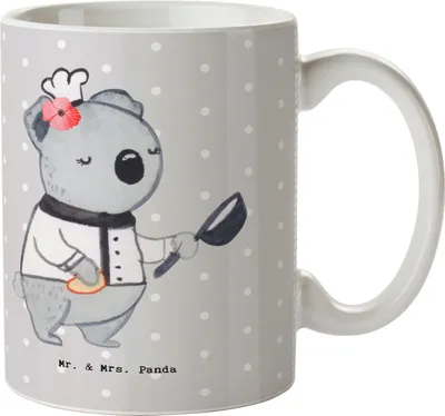 Produktbild von Mr. & Mrs. Panda Teetasse Beiköchin Herz - Grau Pastell - Geschenk, Gastronomie, Frühstück, Restaurant, Kaffeebecher, Live Cooking, Abendessen, Trinkbecher, Kaffeetasse