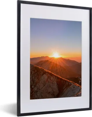 Produktbild von MuchoWow® Gerahmtes Poster Berg - Landschaft - Sonne 30x40 cm - Poster mit Schwarzem Bilderrahmen Wandposter Rahmen Foto Bilder - Wandposter Schlafzimmer