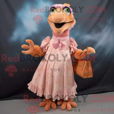 Produktbild von Maskottchenfigur REDBROKOLY eines Peach Utahraptors gekleidet in ein Maxikleid und Clutch-Taschen