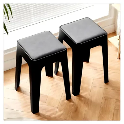 Produktbild von 2er Set Esszimmerhocker, Holzhocker mit rutschfester Matte, stapelbare Hocker für Klassenzimmer, Küche, Essbereich oder Home-Pub (Schwarz)
