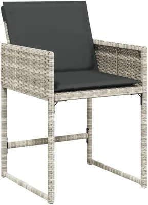 Produktbild von 4 klappbare Gartenstühle aus hellgrauem Poly-Rattan mit Kissen für Balkon und Terrasse