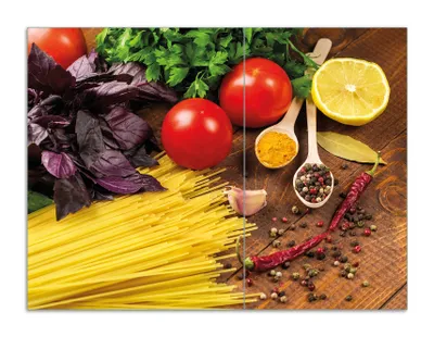 Produktbild von Wallario Herdabdeckplatte aus Glas, Größe 70 x 52 cm 2-teilig, Motiv Italienisches Menü mit Spaghetti, Tomaten, Basilikum und Gewürzen