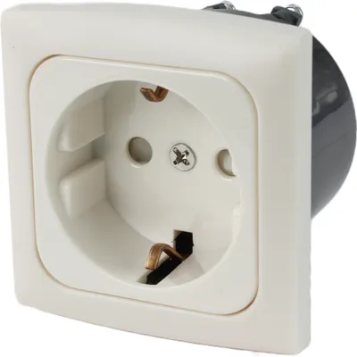 Produktbild von C-Line Presto Inprojal CBE Steckdose Schuko + Abdeckrahmen + Isodose 220 / 230 Volt weiß