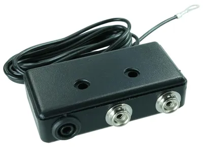 Obrázok produktu pre Uzemňovacia skrinka Warmbier, ESD, 2 x 10 mm DK, 1 x 4 mm bezpečnostná zásuvka 2200.121.10.Y