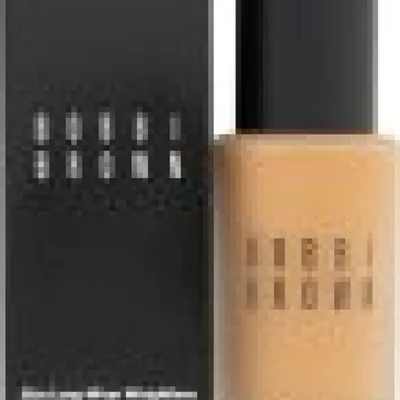 Productafbeelding van Bobbi Brown Long-Wear Foundation, een lichtgewicht foundation met SPF 15