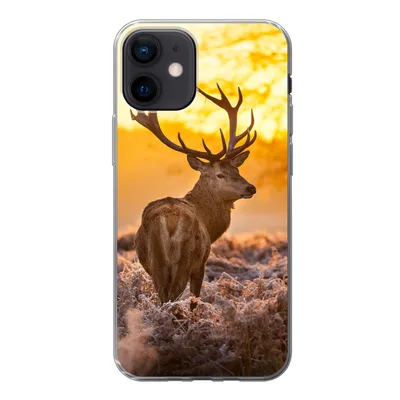 Produktbild von MuchoWow® Handyhülle Schutzhülle Hülle für iPhone 12 Hirsche - Tiere - Sonnenuntergang - Winter - Heidekraut - Natur Silikon Softcase Handy Hülle - Schutzhülle
