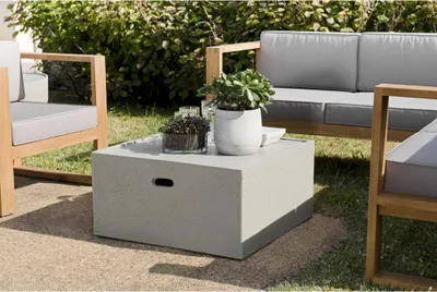Produktbild von HECTOR – Quadratischer Couchtisch, 68x68 cm, Beton. HECTOR