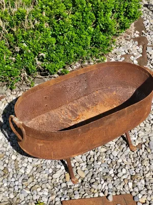 Produktbild von Edelrost Pflanzkübel oval, mit Ringen