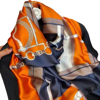 Produktbild von Stylischer DA-27372 Schal Typ11 – Vielseitig Kombinierbar KP27372