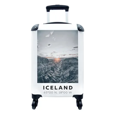 Produktbild von MuchoWow® Koffer Handgepäck Trolley Rollkoffer Kleine Reisekoffer mit 4 Rollen - Island - Berge - Sonnenuntergang - Cabin Size < 55x40x23 cm & 55x40x20 cm - Fotokoffer - Kabinenkoffer - Boardgepäck - Reise-Box - Reisekoffer - Reisegepäck - Koffer mit Bild - Trolley für Kinder