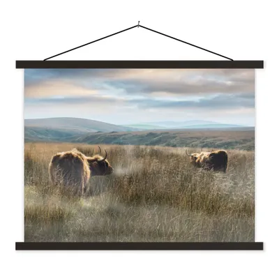 Produktbild von MuchoWow® Textilposter Schottische Highlander - Nebel - Gras 120x90 cm mit schwarzem Rahmen - Aufhänger für Poster