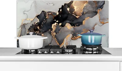 Produktbild von KitchenYeah®  Spritzschutz Küche - Küchenrückwand - Wandschutz für Herd und Spüle - Schwarz - Marmor - Luxus - Gold 100x50 - Alu-Dibond (Alternative zum Spritzschutz aus Glas) - Hitzebeständig - Herds