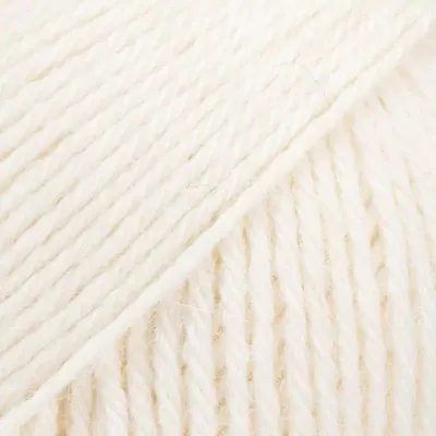 Produktbild von DROPS Nord Strickgarn Ecru 45% Alpaka - Weich & Langlebig aus Peru