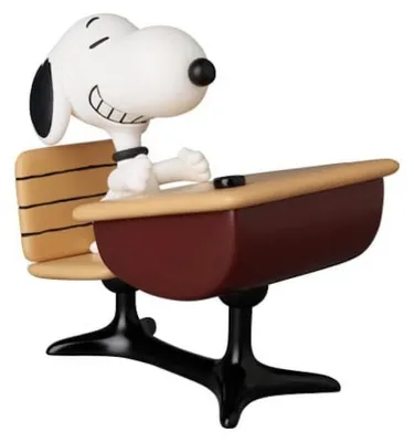 Zdjęcie produktu dla Peanuts UDF Seria 18 Minifigurka Snoopy z biurkiem 9 cm
