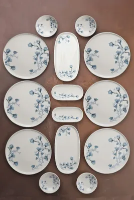 Produktbild von Hermia Concept, Hochwertiges Frühstücksset (14 Teile), 100% Porzellan, 6 Teller (24 cm), 2 Platten (22 cm), 2 Platten, 4 Schalen (10 x 10 cm) | Spülmaschinen- und mikrowellenfest | Ideal für stilvolle Frühstücke.