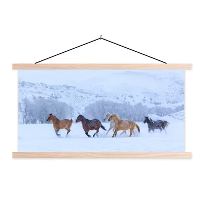 Produktbild von MuchoWow® Textilposter Pferde - Schnee - Winter 60x30 cm mit holzfarbenen Rahmen - Dekoration